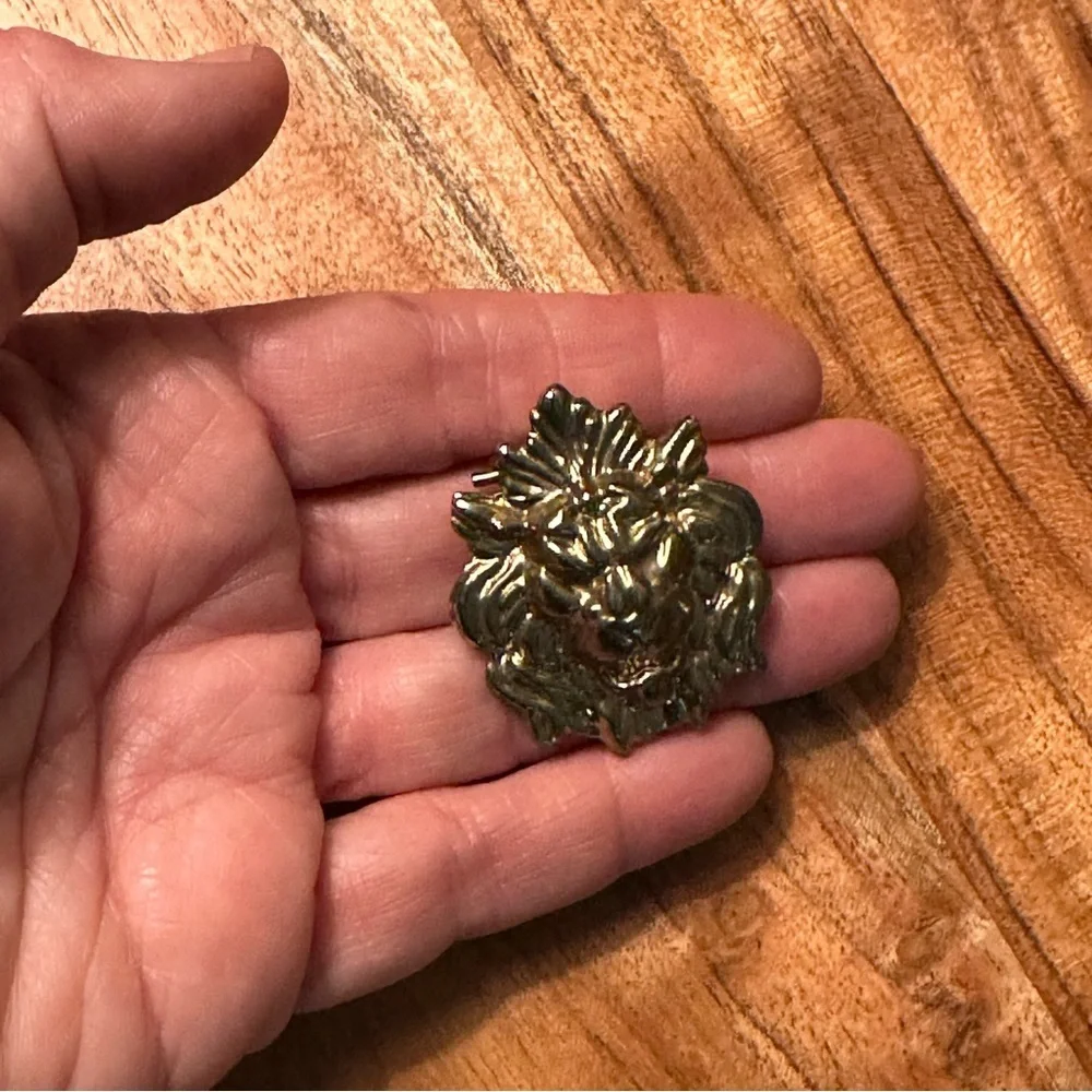 Vintage Gold Lion Scarf Clip Brooch